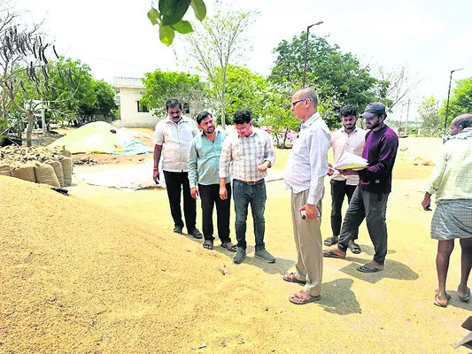 ధాన్యం కొనుగోళ్లు వేగవంతం చేయాలి
