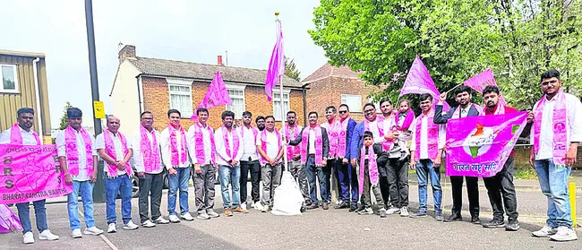 లండన్‌లో బీఆర్‌ఎస్‌ సిల్వర్‌ జూబ్లీ వేడుకలు 