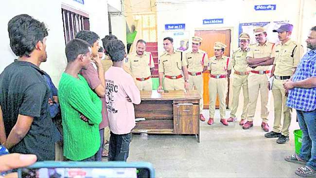 మైనర్‌ డ్రైవింగ్‌పై స్పెషల్‌ డ్రైవ్‌ 
