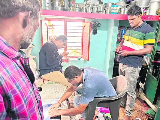 సంక్రాంతిపల్లెలో దొంగల బీభత్సం