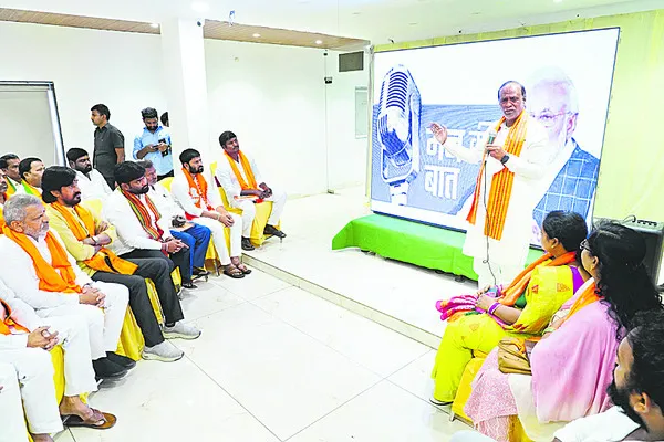 తెలంగాణలో డబుల్‌ ఇంజన్‌ సర్కార్‌ 