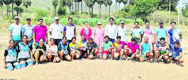బీచ్ కబడ్డీ పోటీలకు జిల్లా జట్లు సిద్ధం