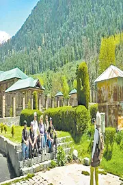 Tourists increase in Kashmir on Saturday and Sunday9