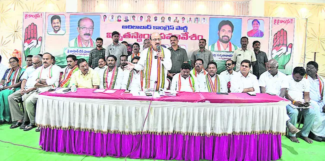 పార్టీ విధేయులకు పదవులు