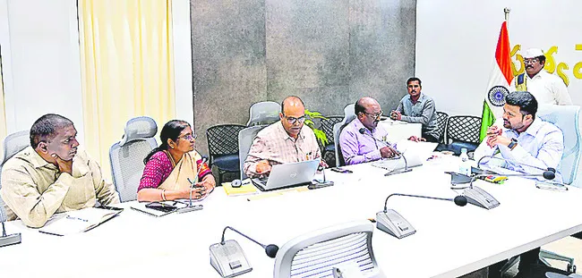 పీజీఆర్‌ఎస్‌కు 233 అర్జీలు
