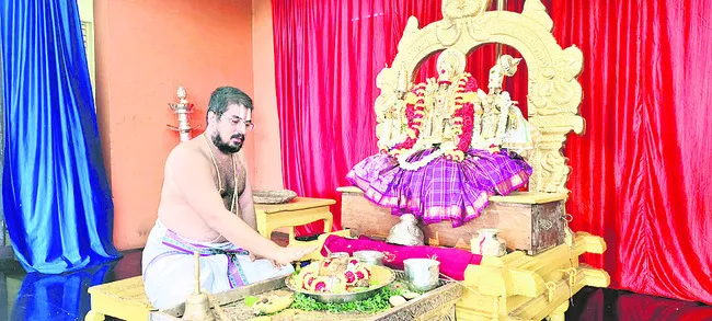 ముత్తంగి అలంకరణలో రామయ్య