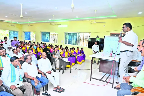 రికార్డులు తారుమారు చేస్తే పట్టాలు రద్దు