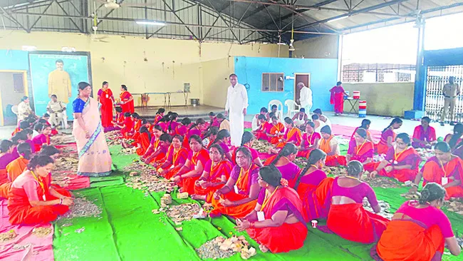 వనదుర్గమ్మ ఆదాయం రూ.46 లక్షలు