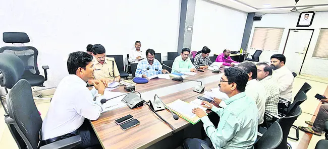 ప్రభుత్వ భూముల్లో ఆక్రమణలపై సమగ్ర సర్వే
