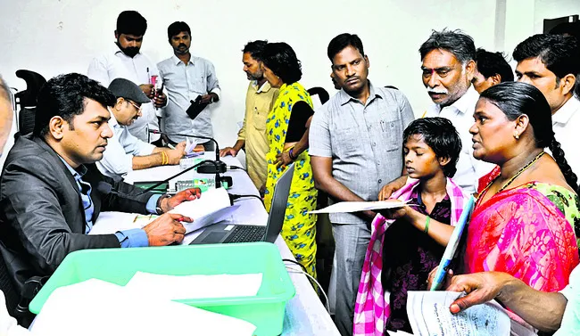 సమస్యలను బాధ్యతగా పరిష్కరించాలి 