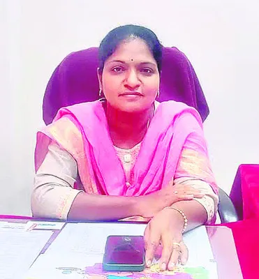 తప్పనిసరైతేనే బయటకు రండి