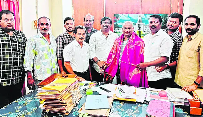 ● ఎస్వీయూ సీఈగా బాధ్యతలు చేపట్టిన రాజమాణిక్యం 