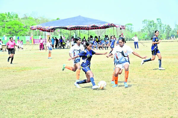 సైనిక్‌ స్కూల్‌లో ఆటల సందడి 