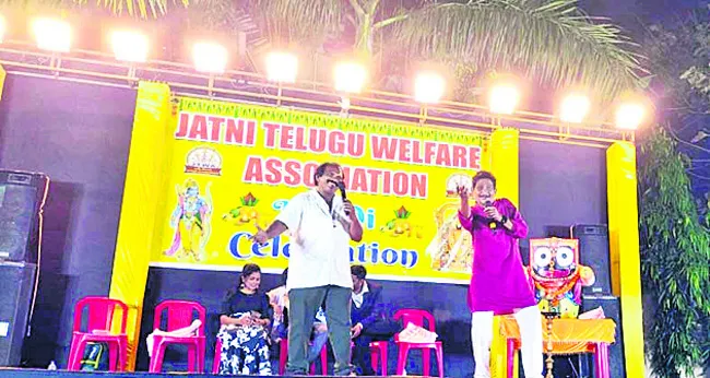 వర్ధమాన కళాకారులకు ఆదరణ 