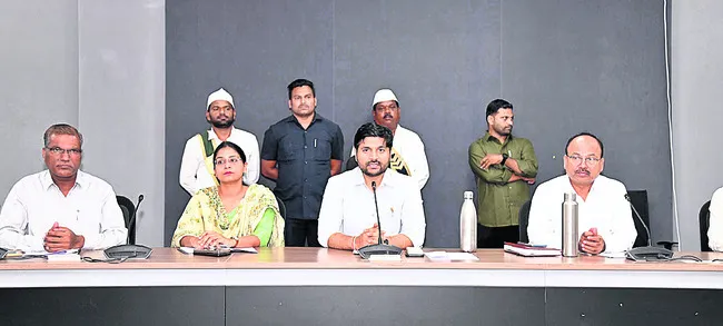 యువ వికాసంపై ప్రచారం చేయాలి