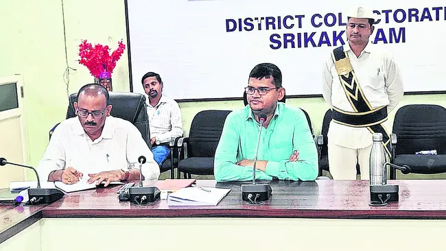 అభివృద్ధి పనులు వేగవంతం చేయాలి 