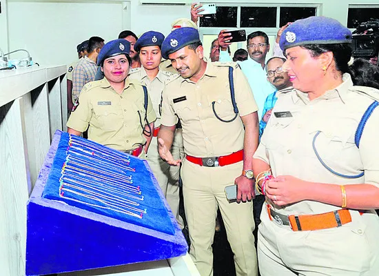 తోడు దొంగలు చిక్కరు..దొరకరు