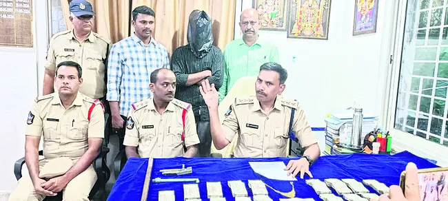 చోరీ కేసులో నిందితుడి అరెస్ట్‌ 
