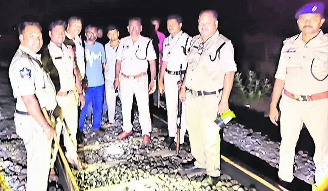 సిబ్బంది కొరతతో నిఘా గాలికి.. 
