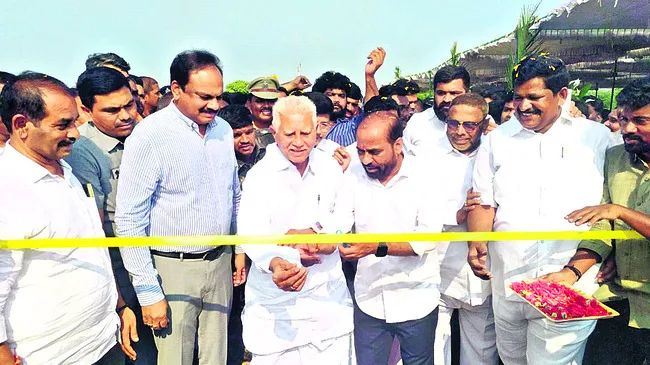 కార్యాలయాలన్నీ ఒకే చోట ఉండటం సౌకర్యవంతం