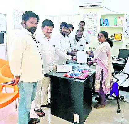 సామర్లకోట చైర్‌పర్సన్‌పై అవిశ్వాసానికి రంగం సిద్ధం