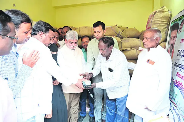 పేదలకు సన్నబియ్యం ఇస్తున్న రాష్ట్రం మనదే