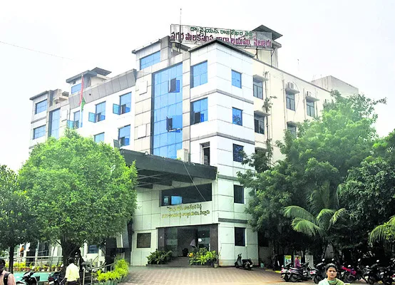చేసింది కొంత.. ప్రచారం కొండంత 