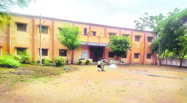 అదృశ్యమై.. భువనగిరిలో ప్రత్యక్షమై 