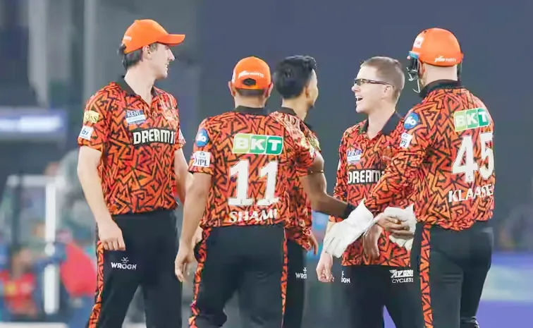 Shami Cummins Together Conceded 217 Runs: Aakash Chopra on SRH issue