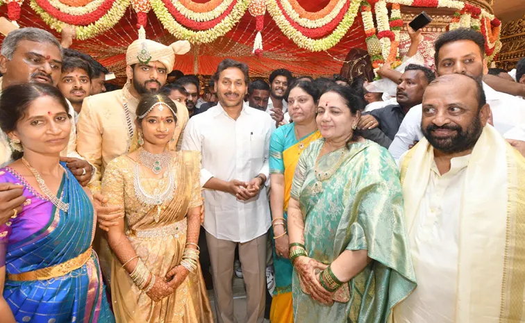 YS Jagan Attends Marriage Function At Kurnool