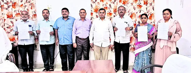 ఎంపీడీఓలకు మండలాలు కేటాయింపు