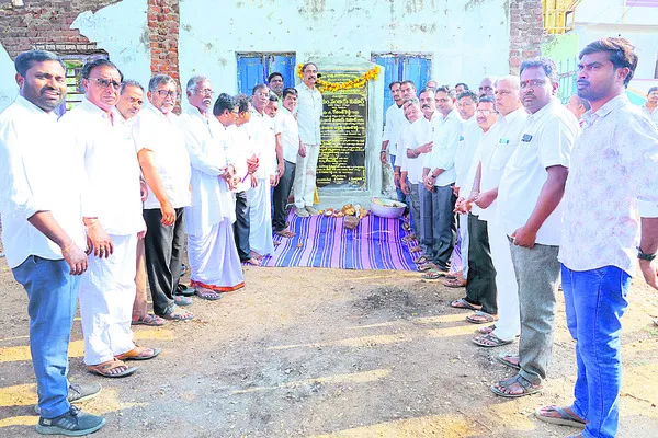 విద్య, వైద్యానికి ప్రాధాన్యం