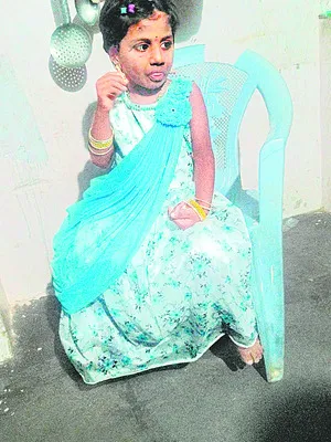 ఆడుకుంటూ వెళ్లి అసువులు బాసింది