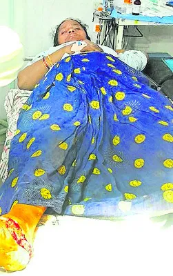 లిఫ్ట్ నుంచి జారిపడి కార్మికురాలు మృతి