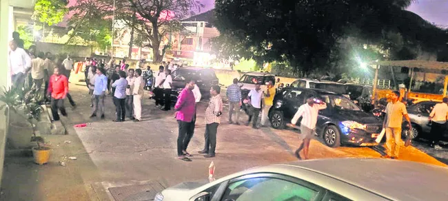 అధికార పార్టీ నేతలకే అంతరాలయ దర్శనం!