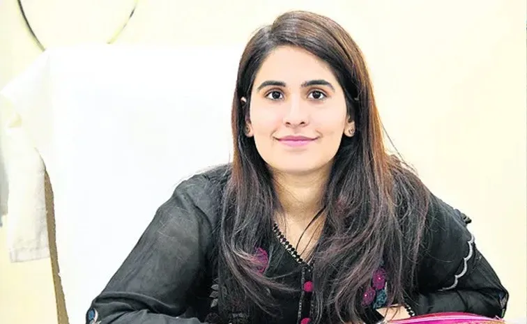 UPSC IAS 2023 Topper Saloni Chhabra success story1