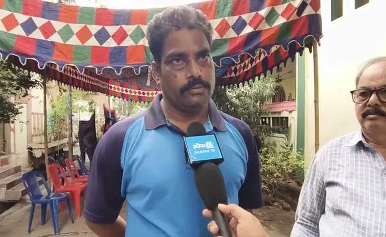 ‘ప్రభుత్వం వైఫల్యం వల్ల కొడుకు, కోడలు భవిష్యత్‌ను కోల్పోయారు’