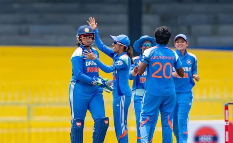 ICC Punishes India Women Cricket Team For Major Mistake Vs SLW In Tri Nation Series