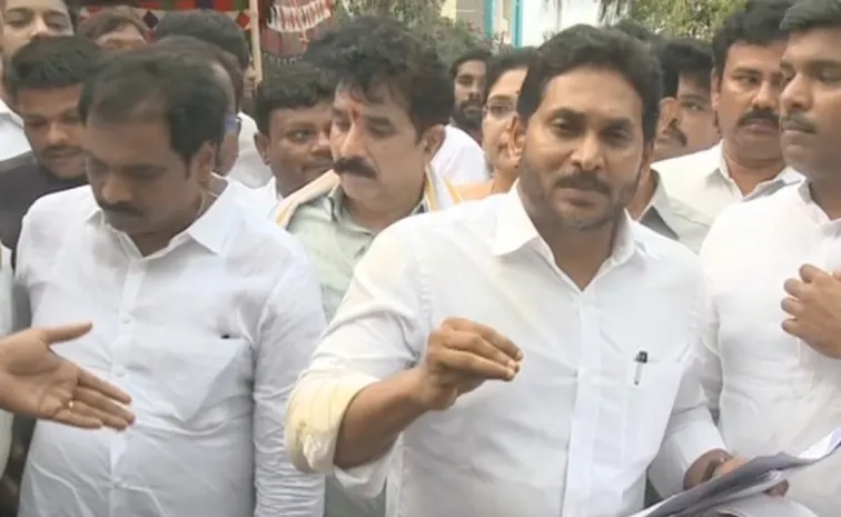 YS Jagan Slams Chandrababu Govt Over Simhachalam Tragedy
