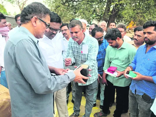 కొనుగోళ్లు వేగవంతం చేయాలి 