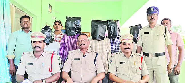 హత్యాయత్నం కేసులో ఐదుగురు అరెస్ట్‌ 