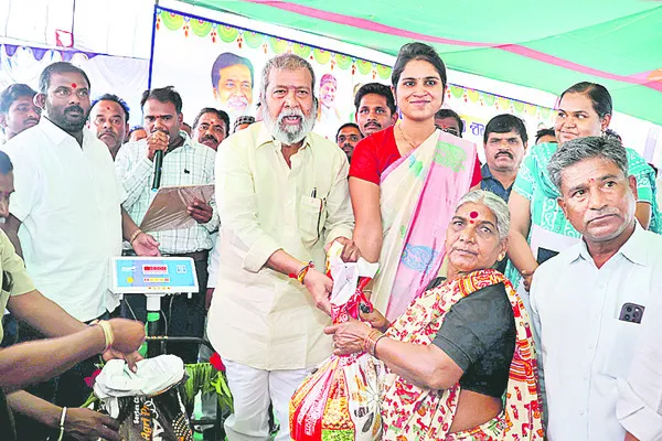 అర్హులందరికీ రేషన్‌కార్డులు