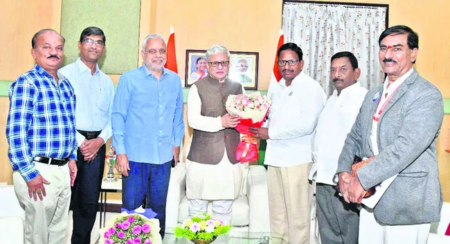 భూమి కేటాయించాలి 