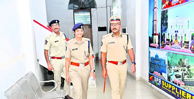 ఏపీఎస్పీ 5వ బెటాలియన్‌ను సందర్శించిన డీఐజీ 