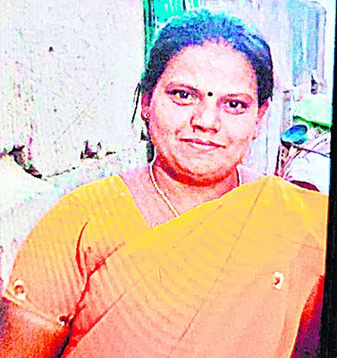 కుమారుడి మృతితో తల్లి ఆత్మహత్య 