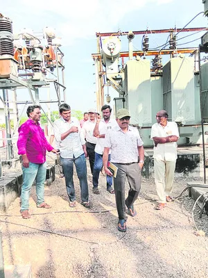 నాణ్యమైన విద్యుత్‌ అందించాలి 