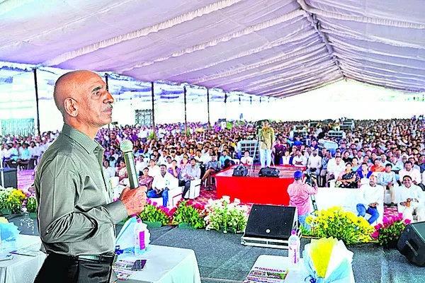 అవగాహన సదస్సుకు అనూహ్య స్పందన 