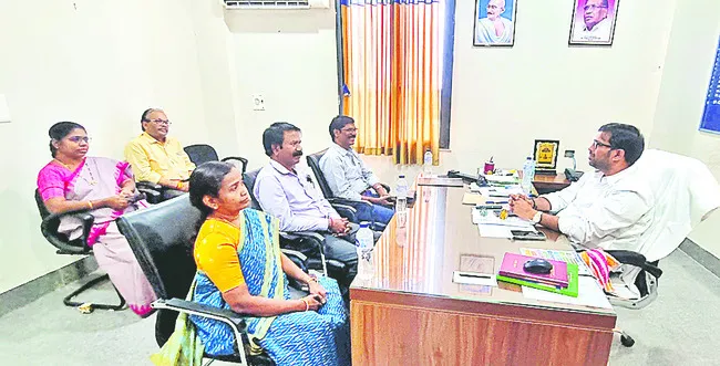 పరిమితిలోపే ప్రజలకు వైద్యం చేయాలి