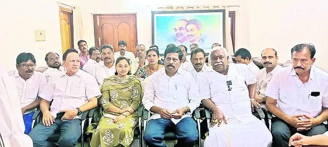 రెడ్‌బుక్‌ రాజ్యాంగం దుర్మార్గం