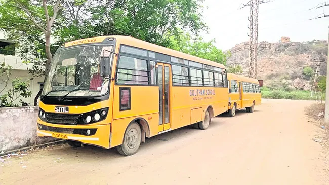 వాహనాలు అక్రమంగా రోడ్లపై తిప్పితే చర్యలు 
